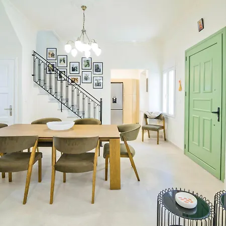Villa St George